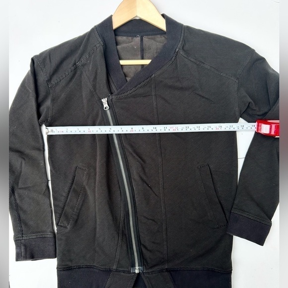 LULULEMON Mula Asymmetrical Jacket Bundle Wrap Zip Moto. Angle zip - Picture 6 of 11
